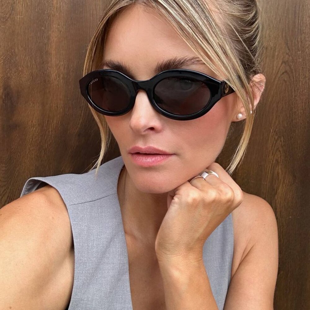 Gucci GG1579S 001 Sunglasses Shiny Black Oval Frame, Grey Lenses